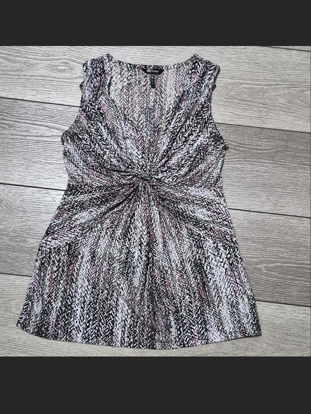 Daisy Fuentes Pink, Black & White Twisted Front Sleeveless Top Sz XS